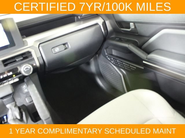 Used 2025 Toyota 4Runner SR5 AWD/4WD image 15