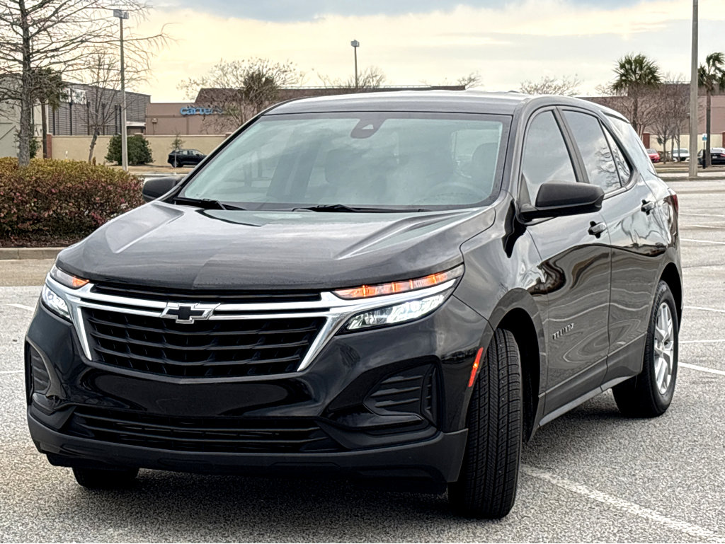 Used 2022 Chevrolet Equinox LS w/ LS Convenience Package image 3