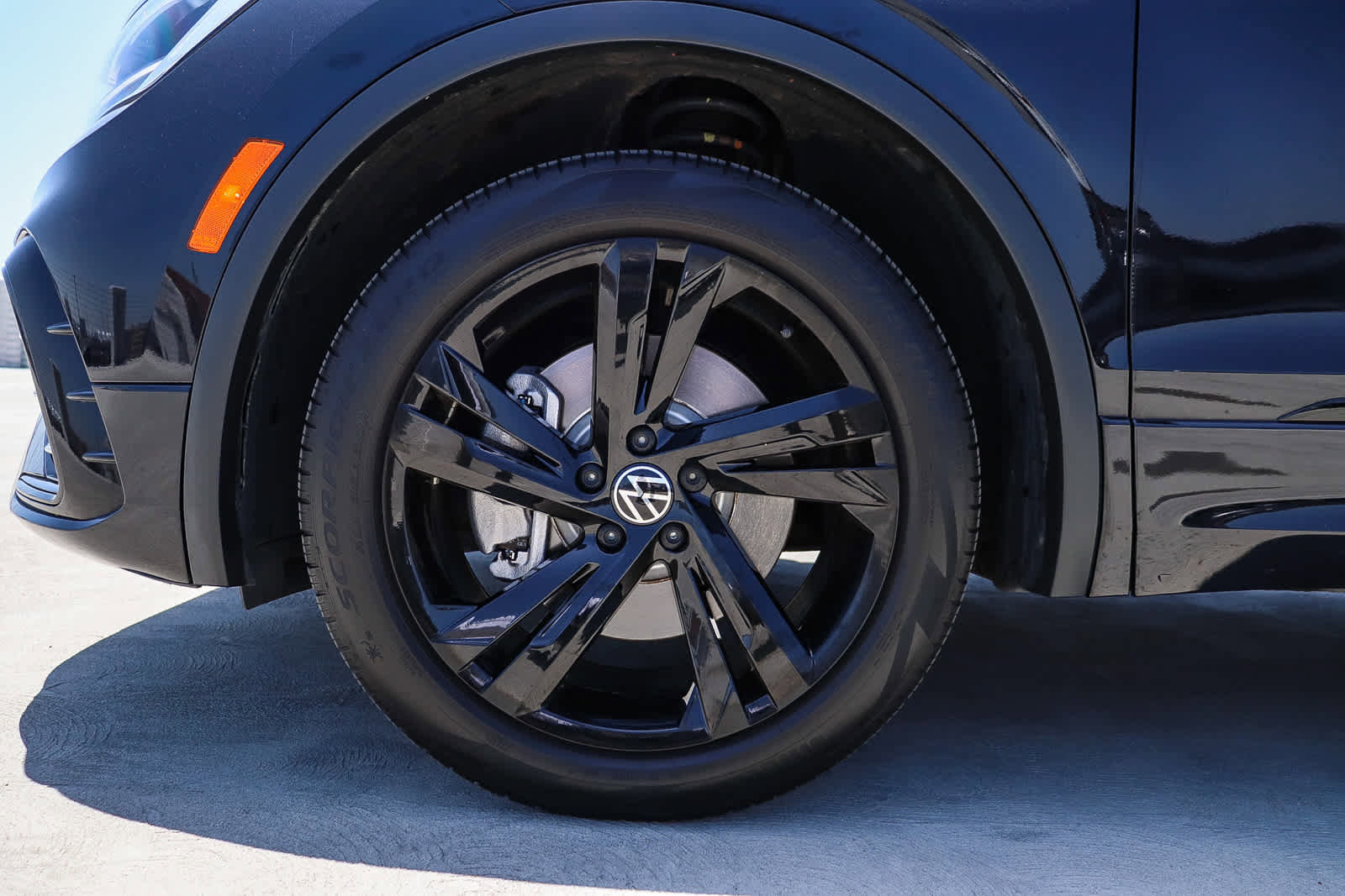 Certified 2023 Volkswagen Tiguan SE R-Line FWD image 11