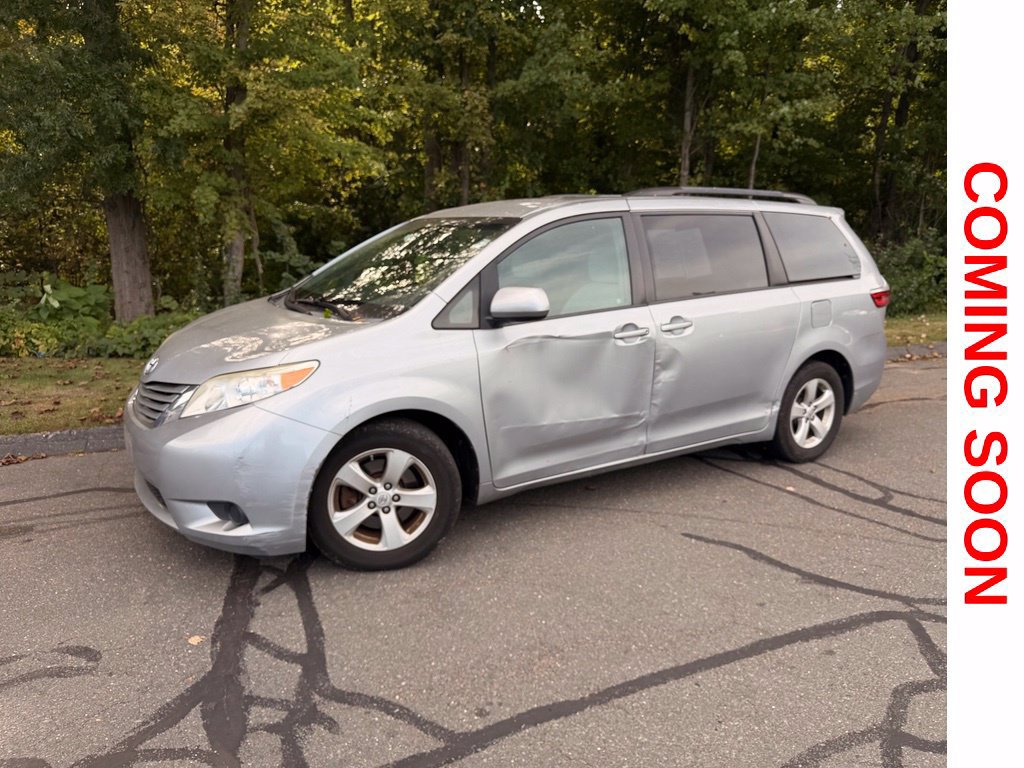 Used 2016 Toyota Sienna LE