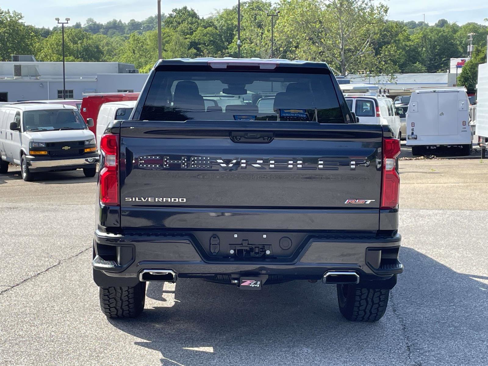 Used 2024 Chevrolet Silverado 1500 RST w/ Z71 Off-Road Package AWD/4WD image 4