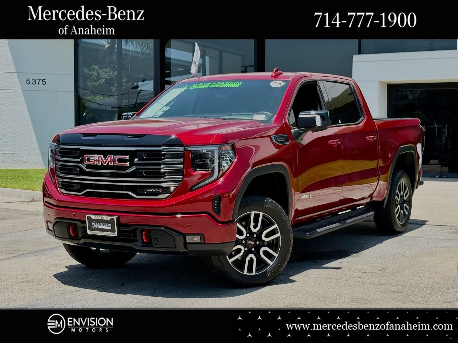 Used 2025 GMC Sierra 1500 AT4 w/ Technology Package AWD/4WD image 1