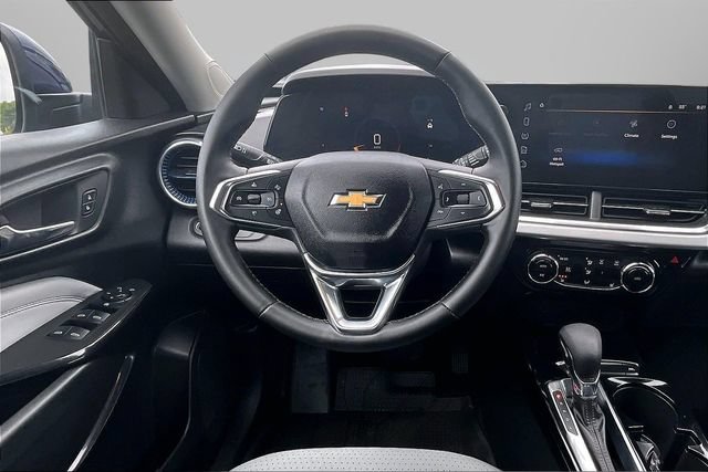 Used 2024 Chevrolet Trax LT w/ Driver Confidence Package FWD image 5