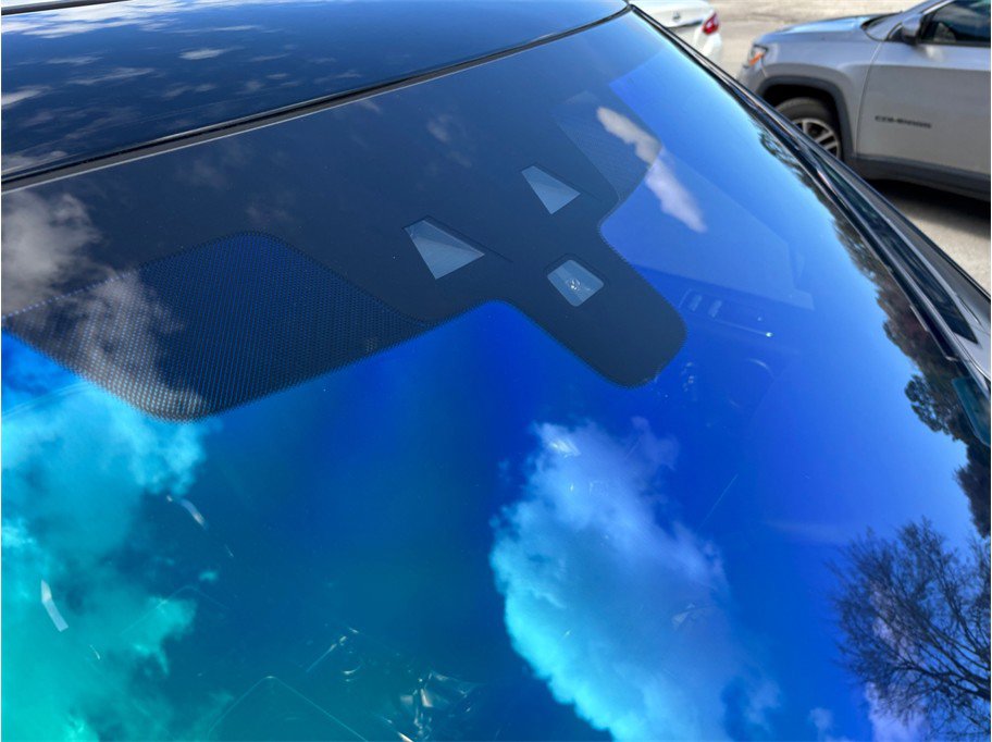 Used 2018 Land Rover Range Rover Sport HSE Dynamic image 12