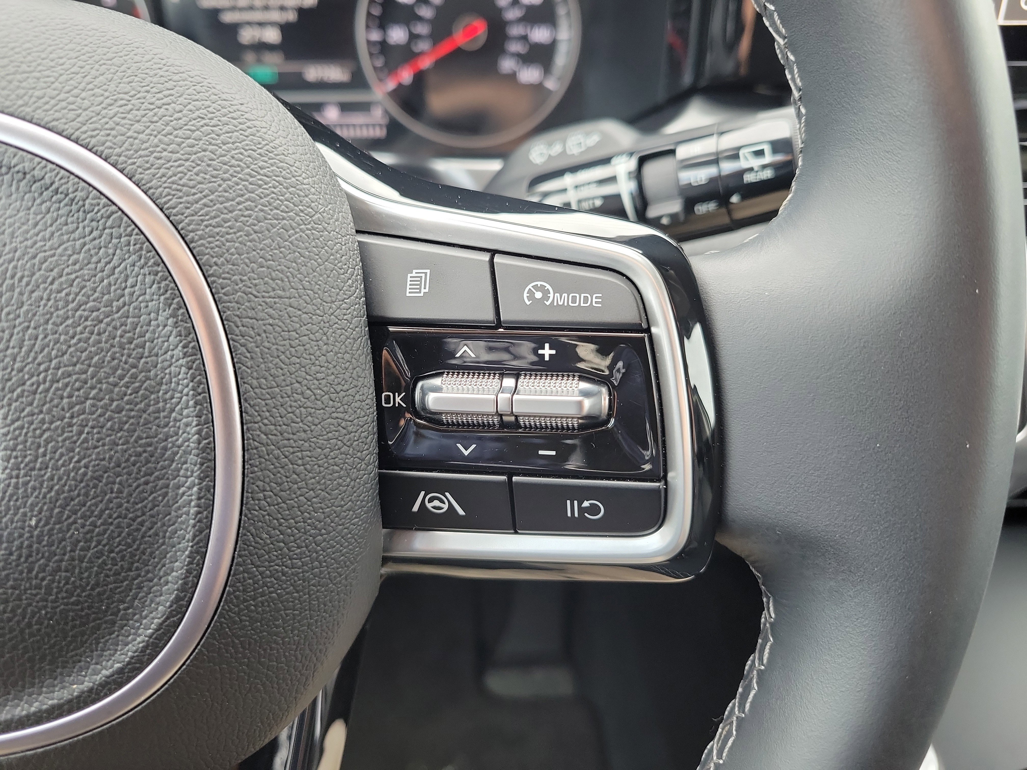 Certified 2023 Kia Sorento S FWD image 28