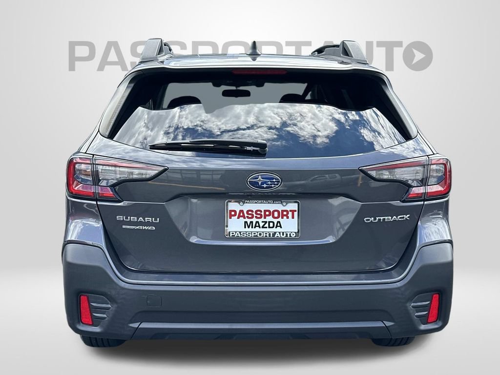 Used 2022 Subaru Outback Premium AWD/4WD image 3