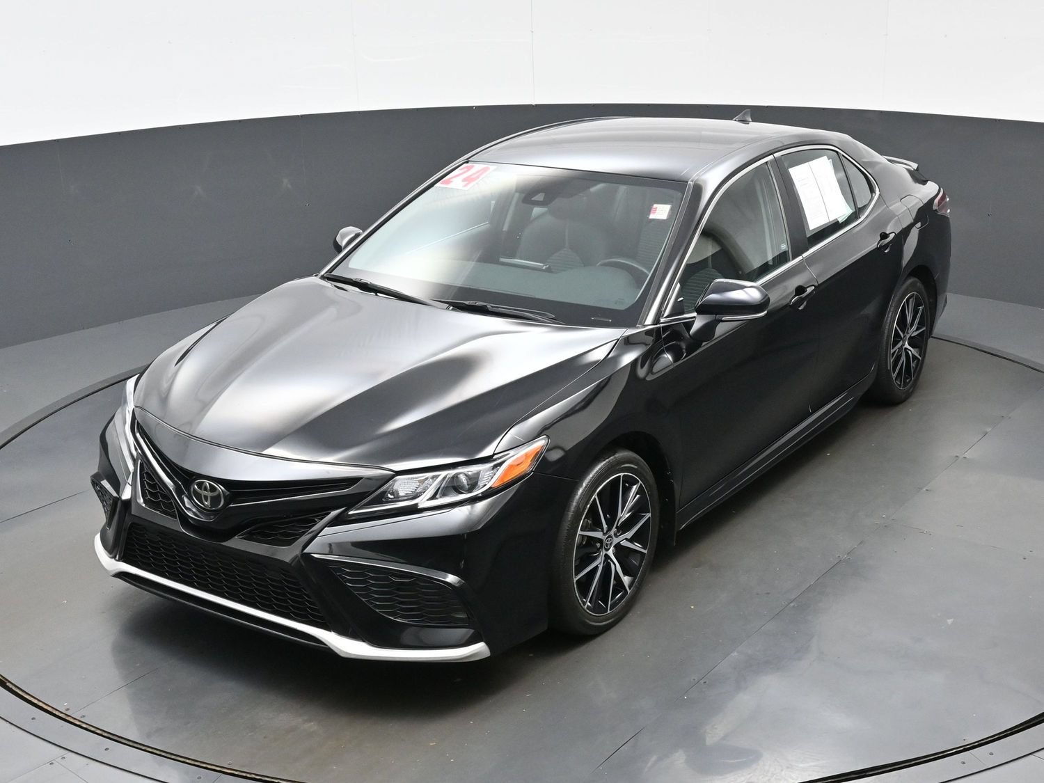 Used 2024 Toyota Camry SE FWD image 35