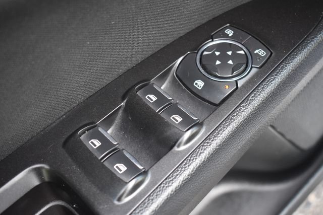 Used 2017 Ford Fusion SE FWD image 19
