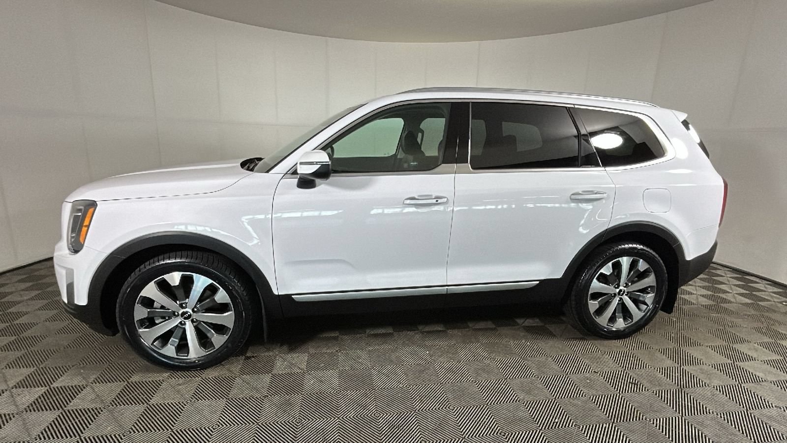 Used 2022 Kia Telluride S AWD/4WD image 7