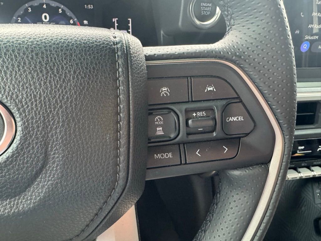 Used 2025 Toyota 4Runner SR5 AWD/4WD image 15