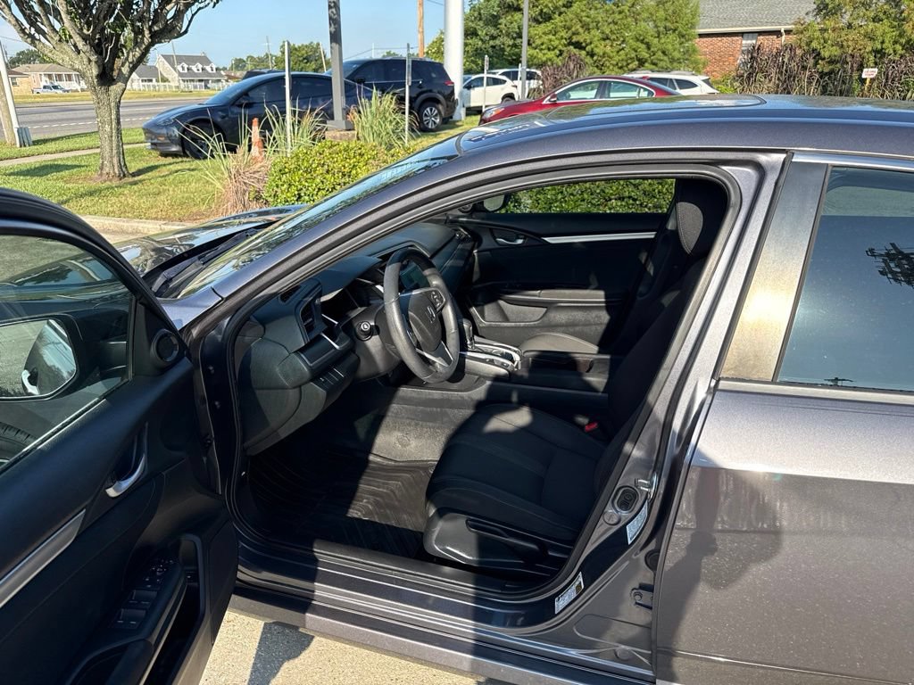 Used 2018 Honda Civic EX image 9