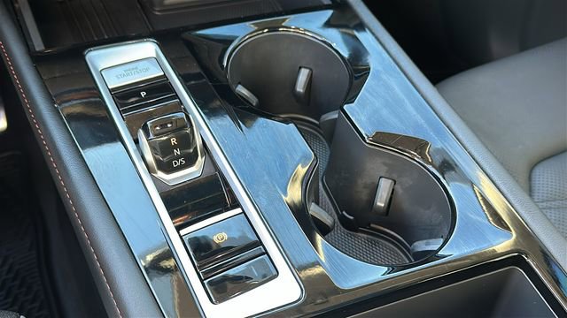 Used 2025 Volkswagen Atlas Peak Edition SE image 19