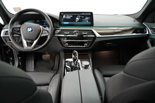 Used 2023 BMW 530e xDrive w/ Convenience Package image 10