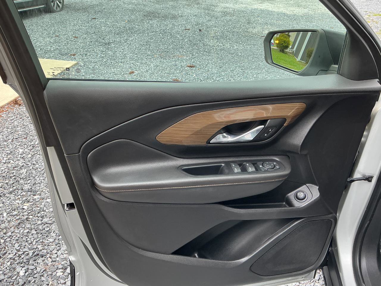 Used 2019 GMC Terrain SLE w/ Driver Convenience Package FWD image 9
