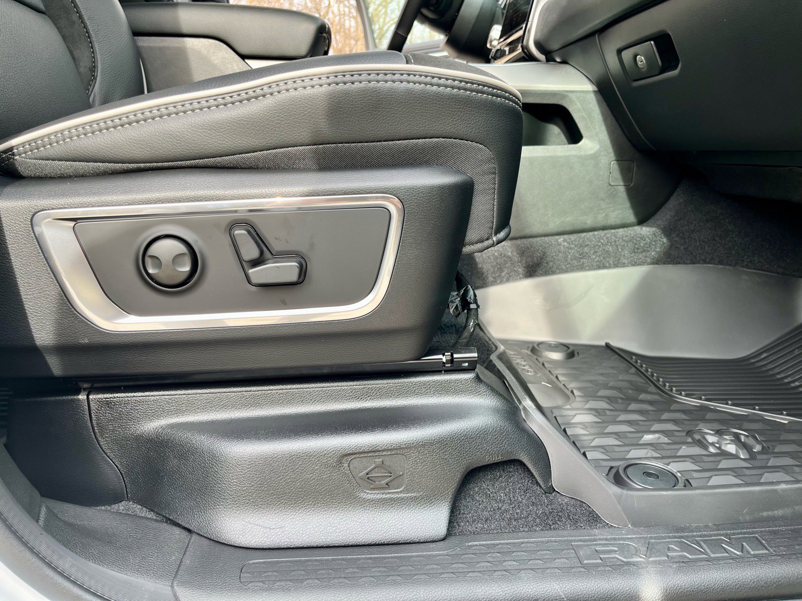 New 2026 RAM 1500 Laramie w/ Night Edition image 11