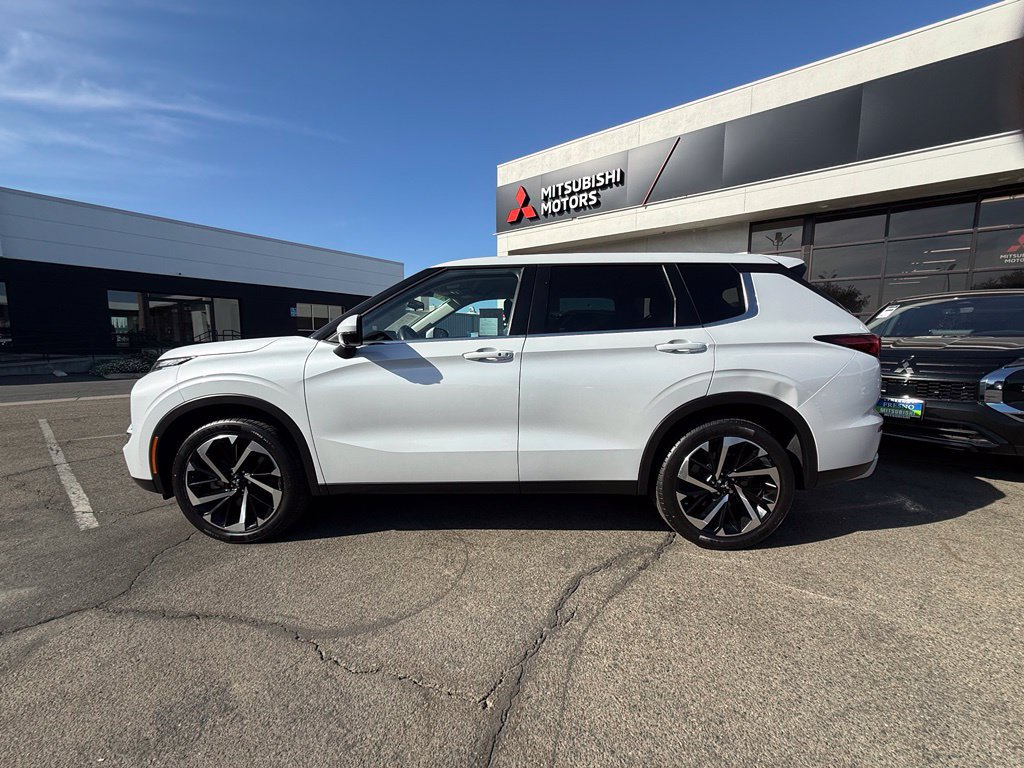 Used 2022 Mitsubishi Outlander SE FWD image 7