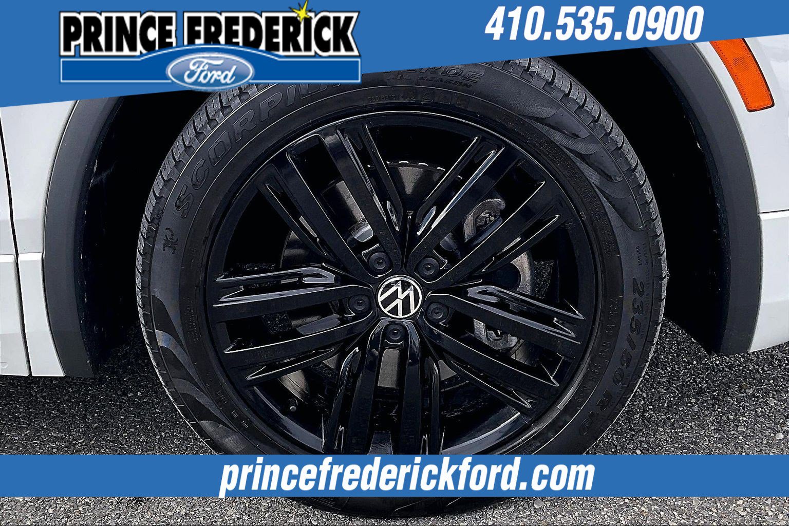 Used 2022 Volkswagen Tiguan SE R-Line image 9