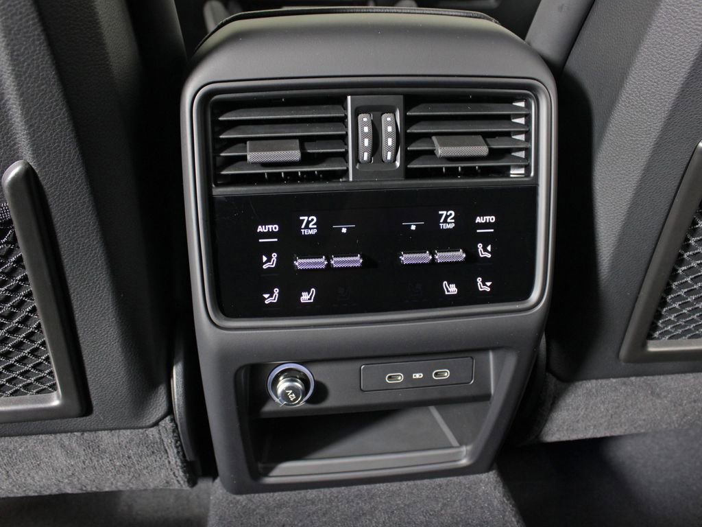 Used 2026 Porsche Cayenne Coupe image 35