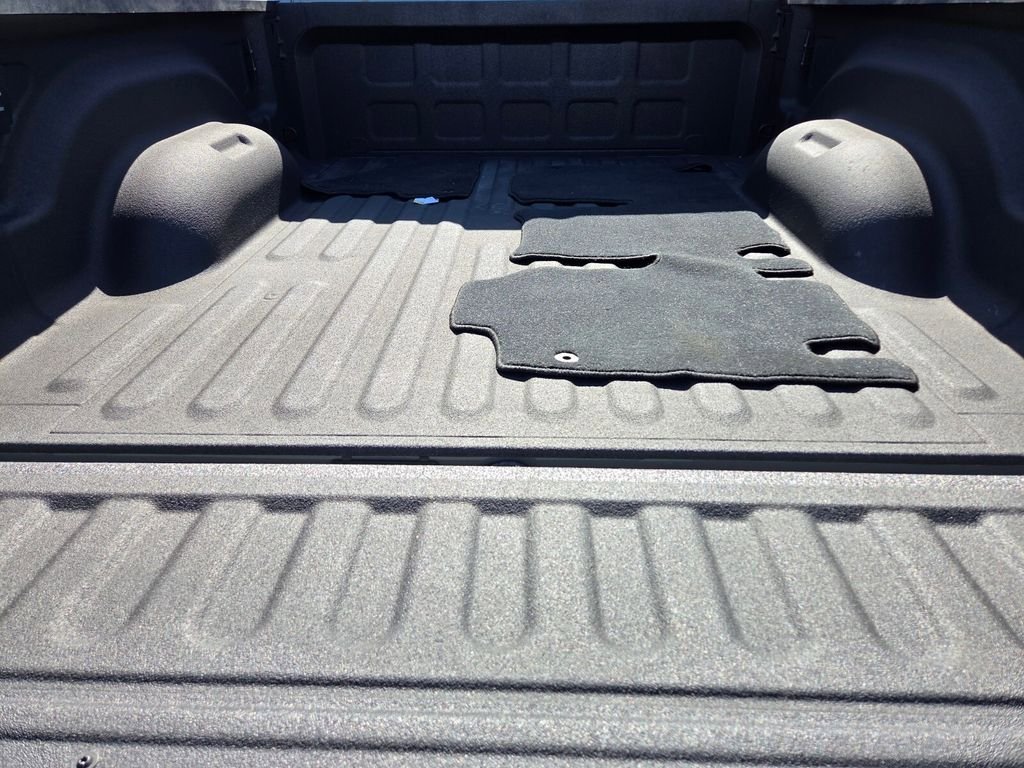 Used 2025 RAM 2500 Laramie AWD/4WD image 18