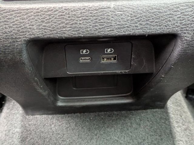 Used 2022 Mitsubishi Outlander SE image 16