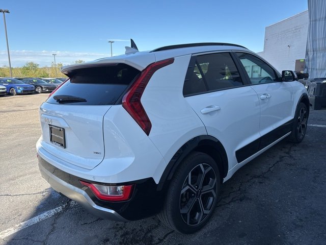 Certified 2024 Kia Niro EX Touring image 5