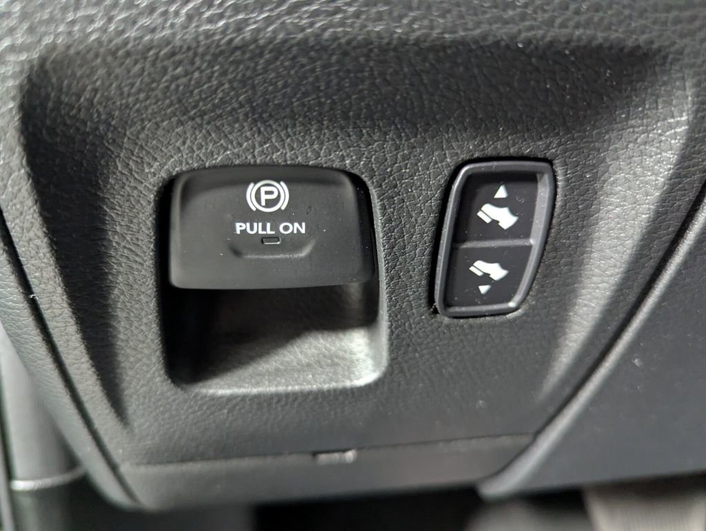 Used 2023 RAM 1500 Laramie AWD/4WD image 15