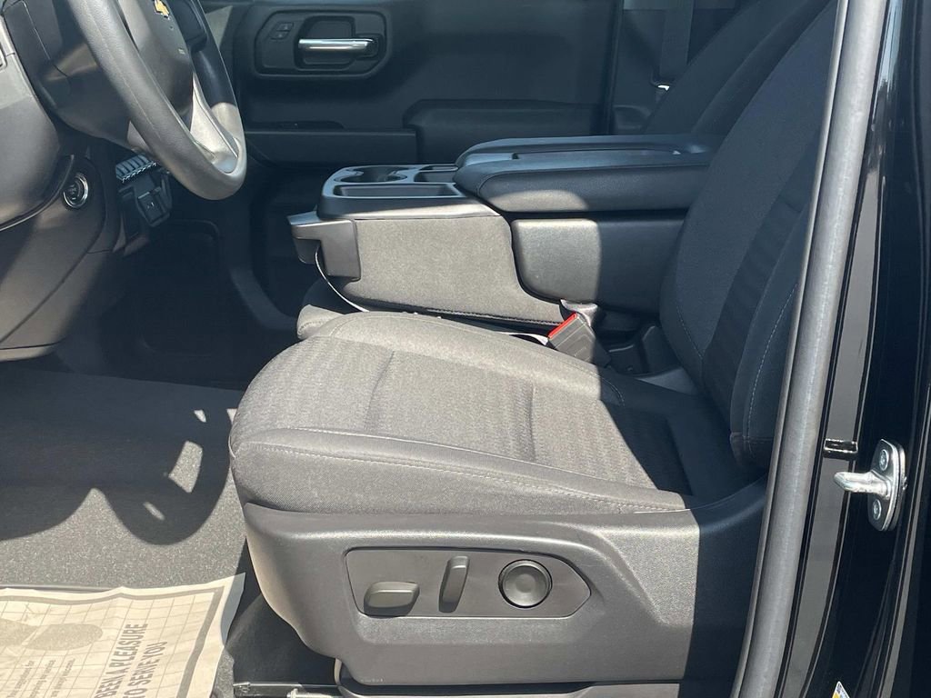 Used 2023 Chevrolet Silverado 1500 Custom w/ LPO, Dark Essentials Package AWD/4WD image 17