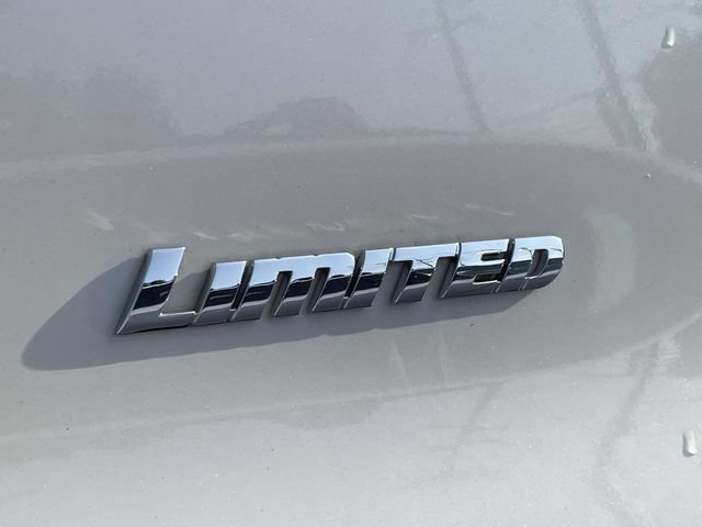 Used 2020 Toyota 4Runner Limited AWD/4WD image 9