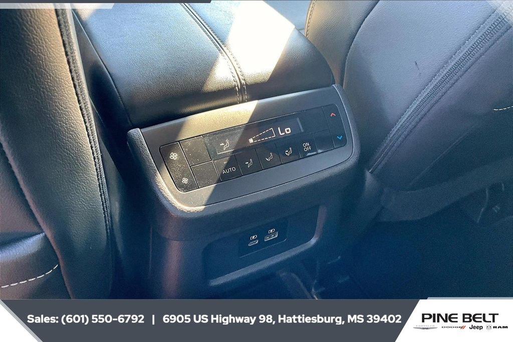 Used 2023 Nissan Pathfinder SL w/ Lighting Package (N92) image 24