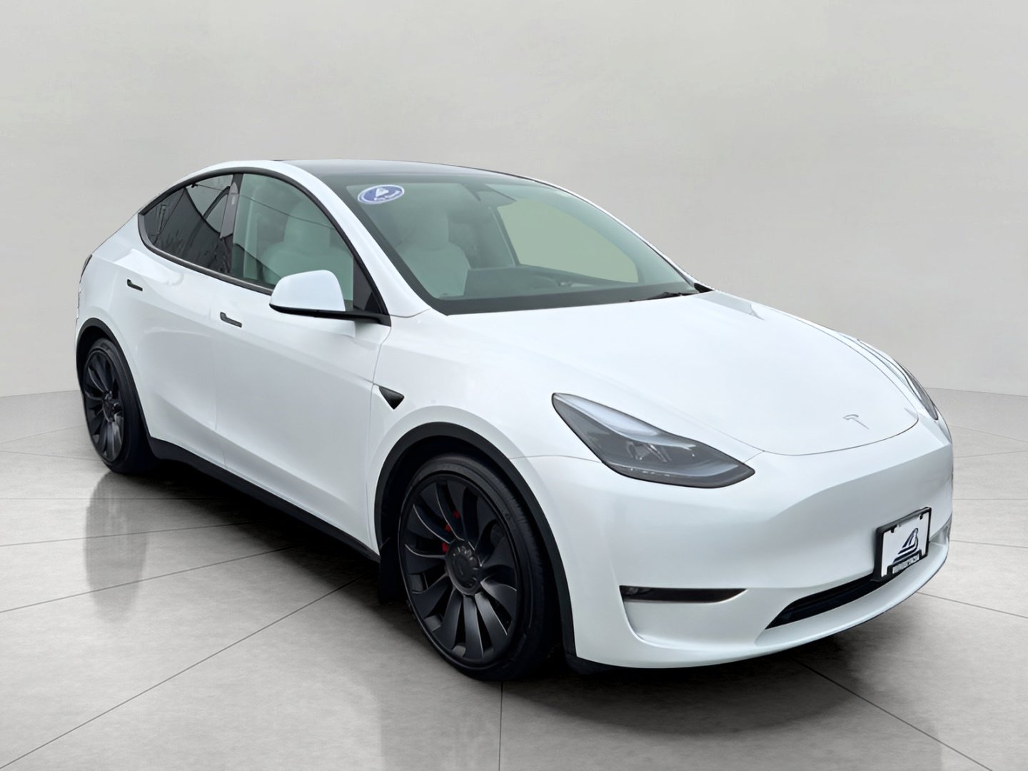 Used 2025 Tesla Model Y Performance image 1