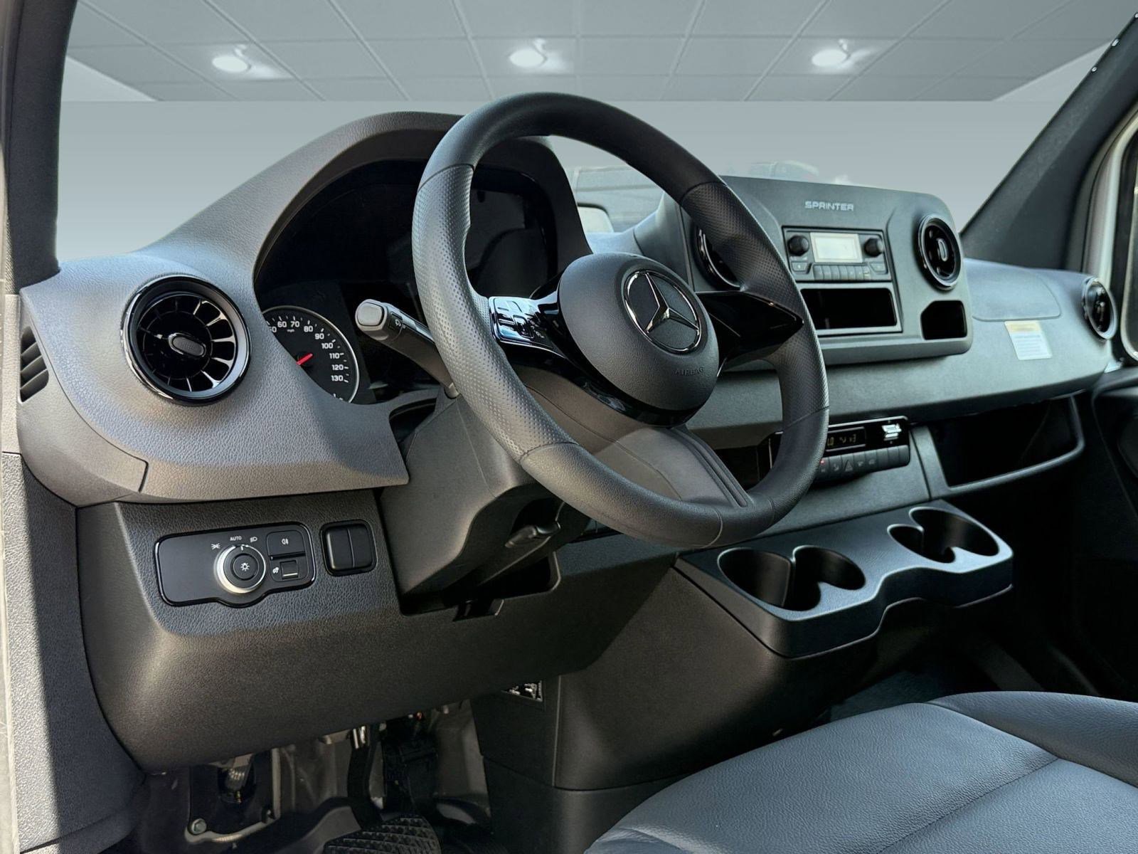 New 2025 Mercedes-Benz Sprinter 2500 image 4