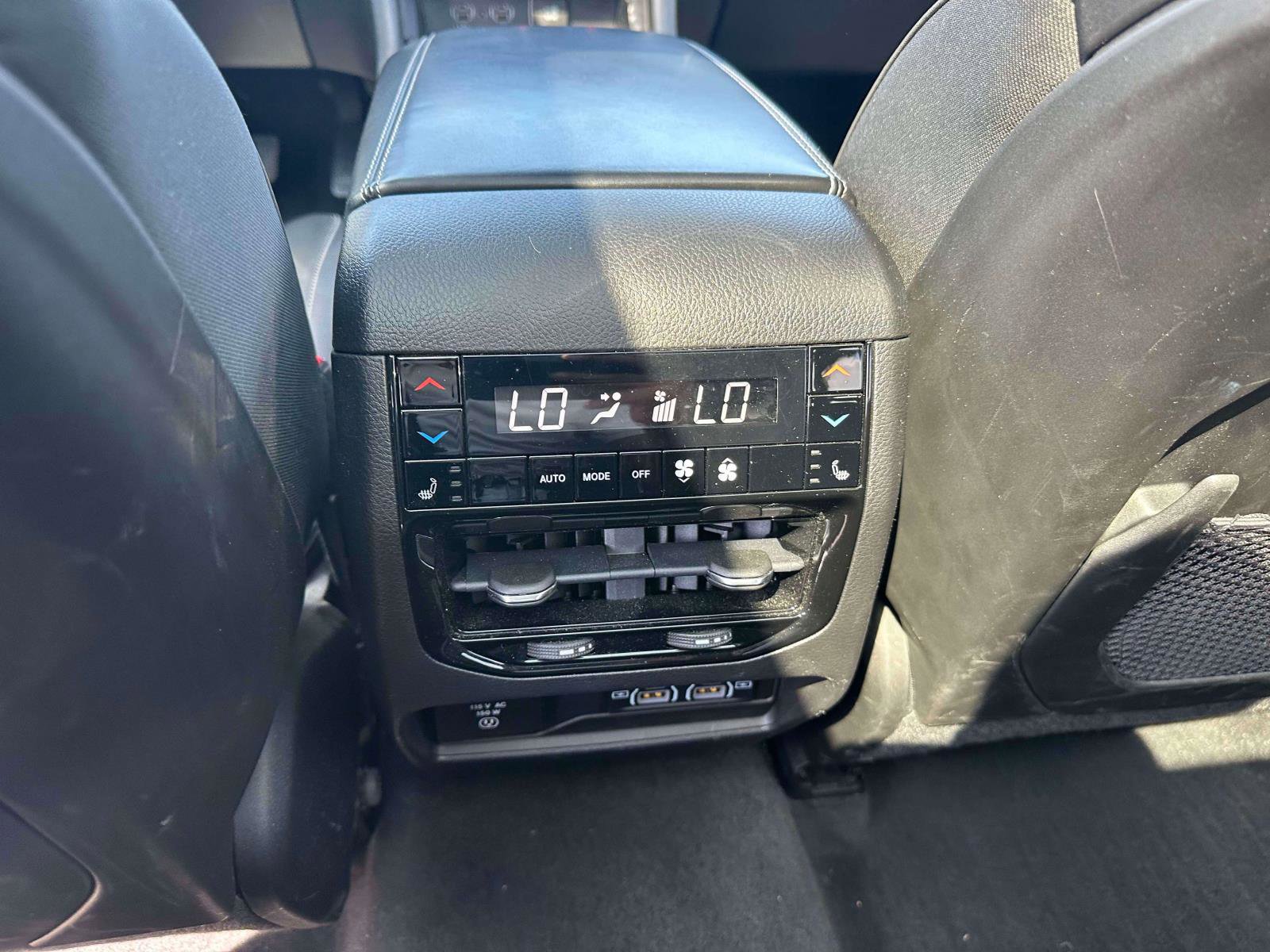 Used 2023 Jeep Grand Cherokee Overland w/ Luxury Tech Group IV image 11