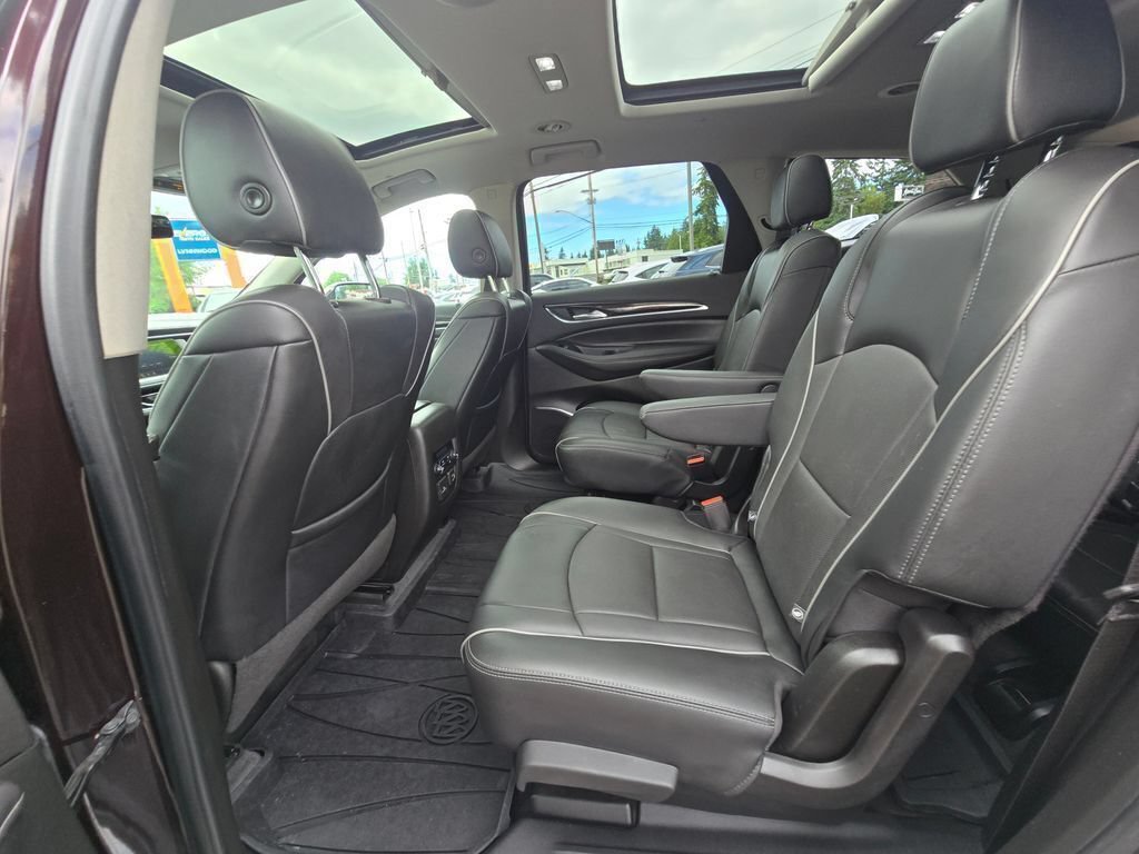 Used 2020 Buick Enclave Avenir w/ Avenir Technology Package AWD/4WD image 16