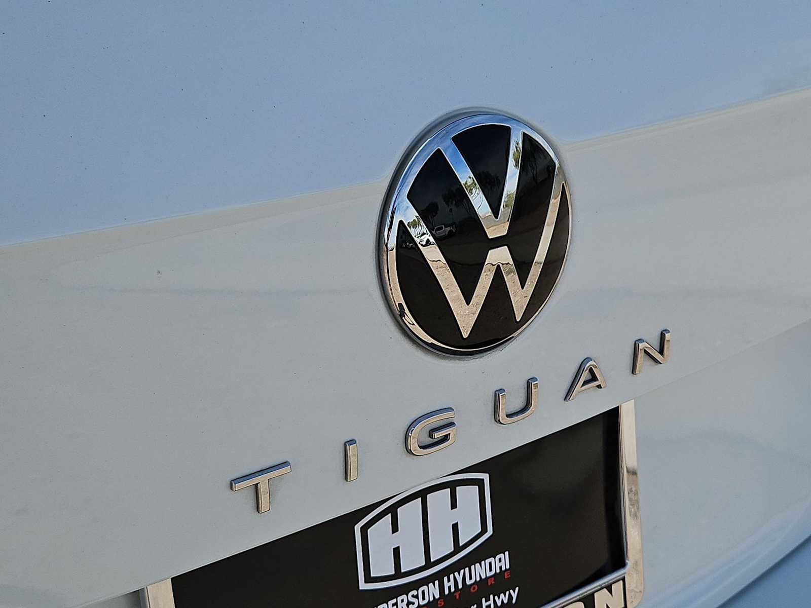 Used 2022 Volkswagen Tiguan S image 12