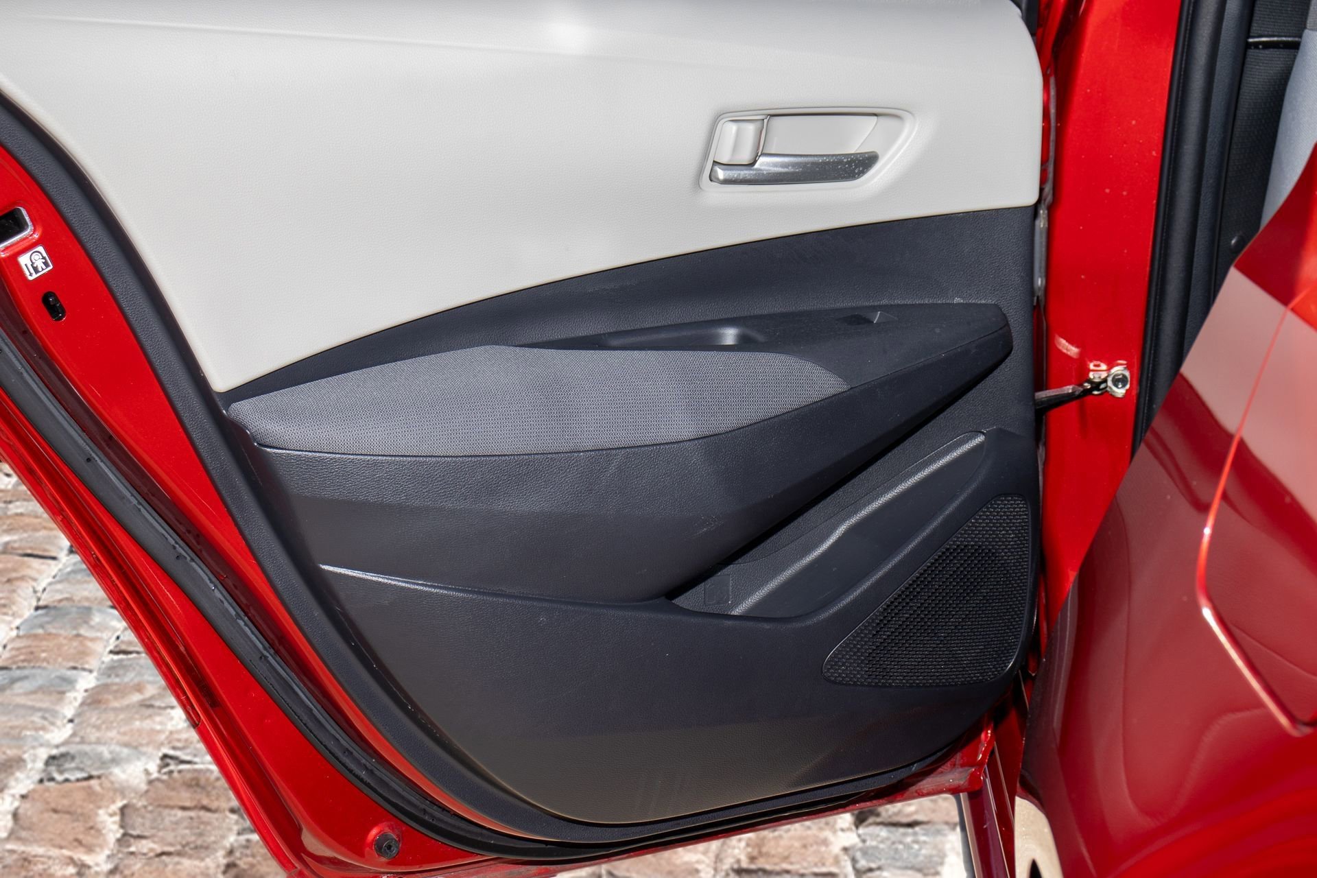 Used 2020 Toyota Corolla LE image 11