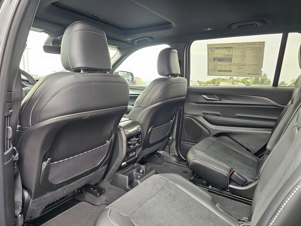 New 2025 Jeep Grand Cherokee L Altitude AWD/4WD image 12