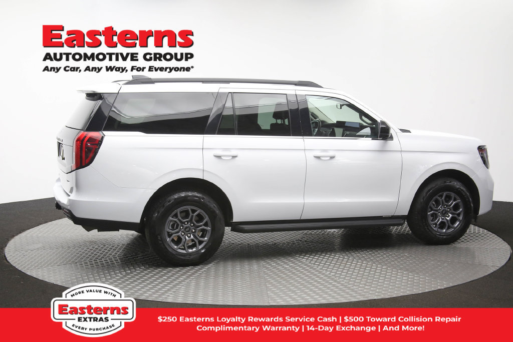 Used 2025 Ford Expedition Active AWD/4WD image 44