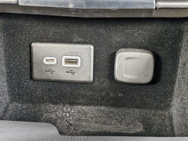 Used 2019 Cadillac XT4 Premium Luxury w/ Enhanced Visibility Package FWD image 31