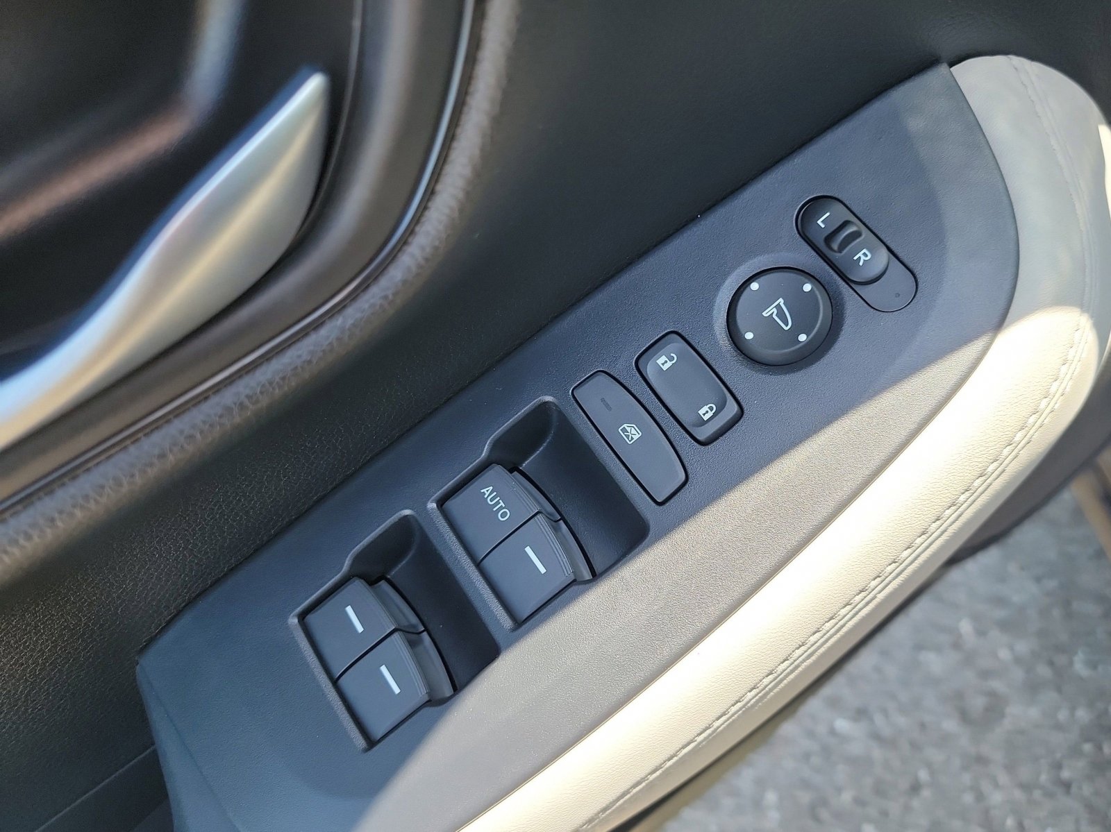 New 2026 Honda HR-V LX image 6