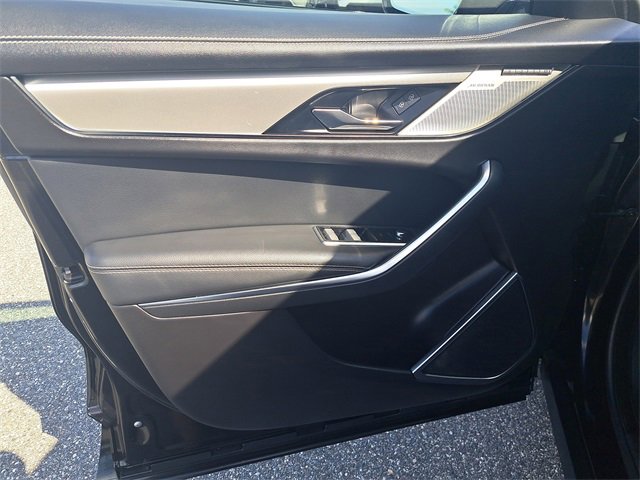 Used 2025 Jaguar F-PACE R-Dynamic S image 15