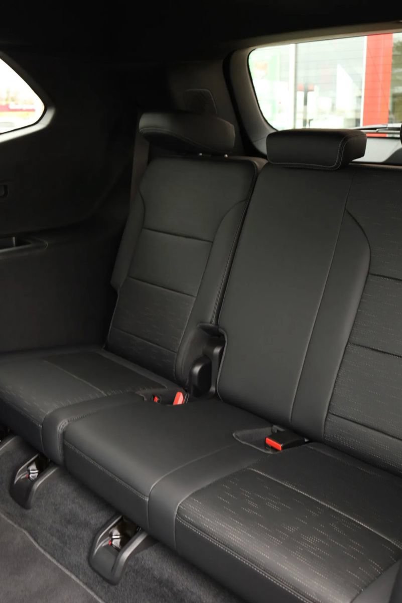 Used 2025 Buick Enclave Sport Touring w/ Super Cruise Package AWD/4WD image 45