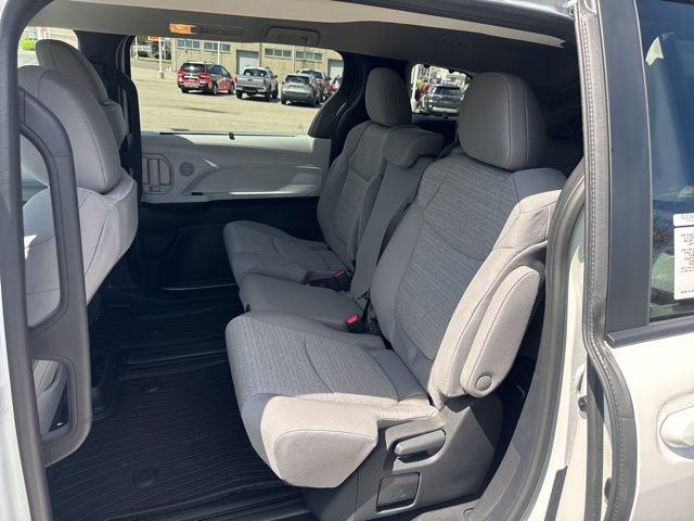 New 2026 Toyota Sienna LE image 16