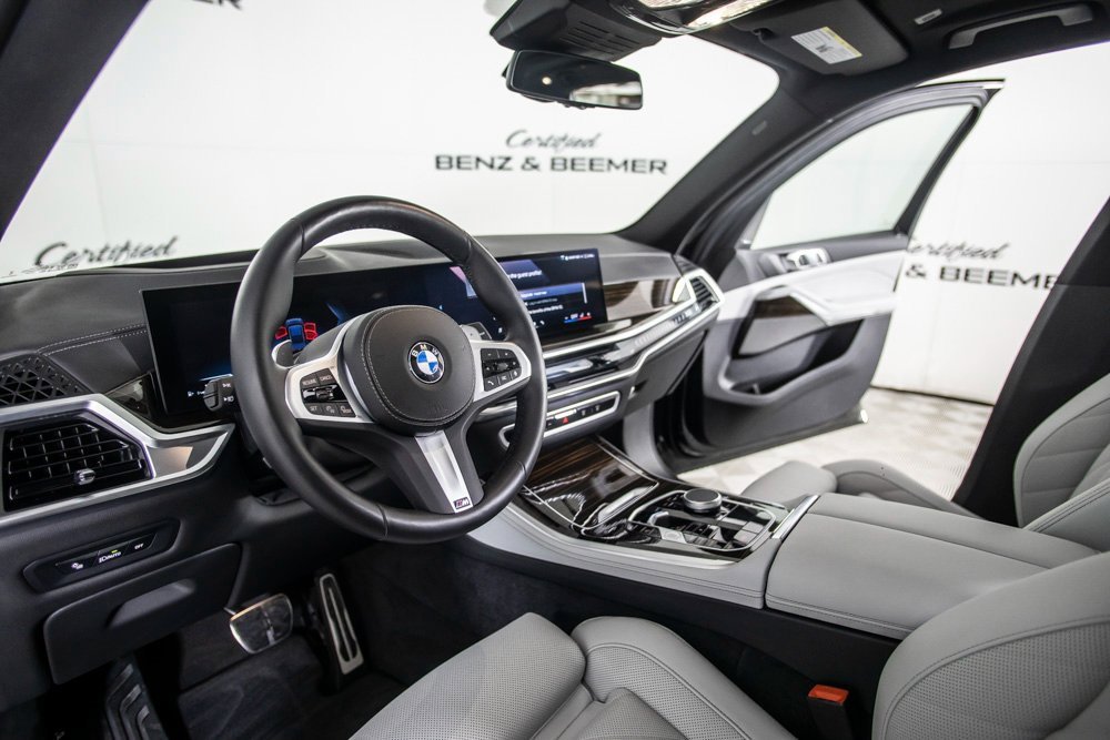 Used 2026 BMW X5 sDrive40i w/ M Sport Package image 18