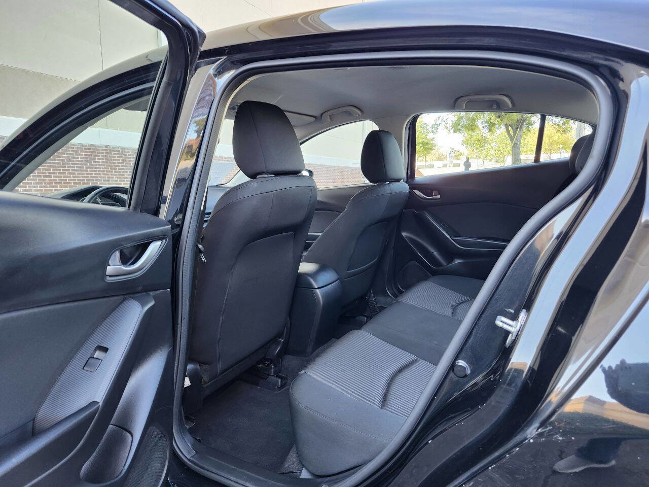 Used 2014 MAZDA MAZDA3 i Touring image 5