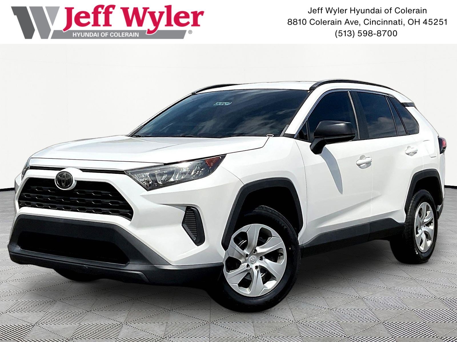 Used 2019 Toyota RAV4 LE AWD/4WD image 1