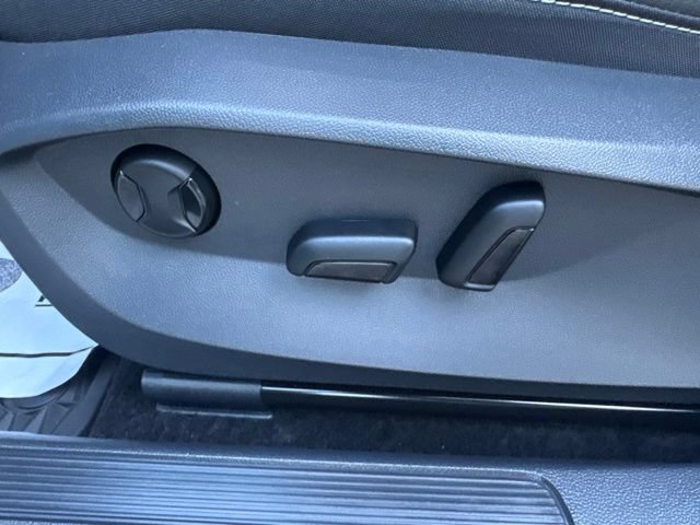 Certified 2023 Volkswagen Taos SE w/ Panoramic Sunroof Package AWD/4WD image 20