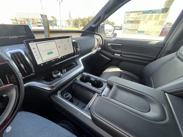 New 2025 Ford Expedition Max Platinum image 14