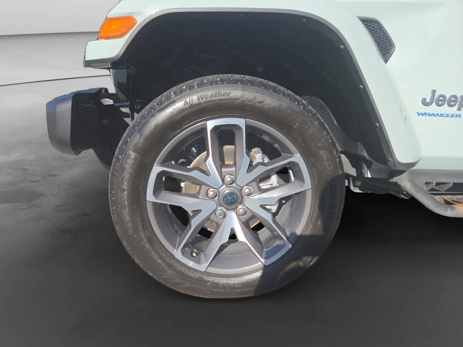 Used 2024 Jeep Wrangler Unlimited w/ Convenience Group AWD/4WD image 9