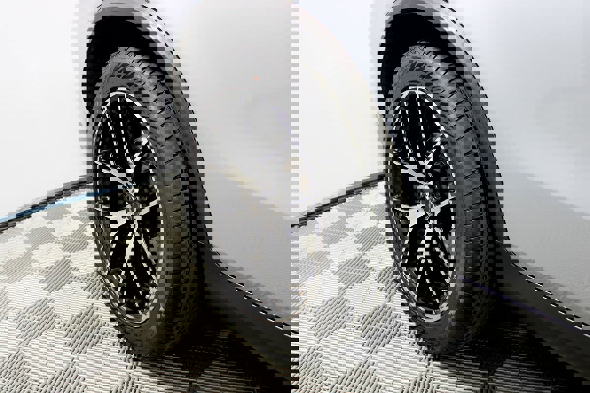 Used 2023 Mercedes-Benz GLC 43 AMG 4MATIC Coupe image 40