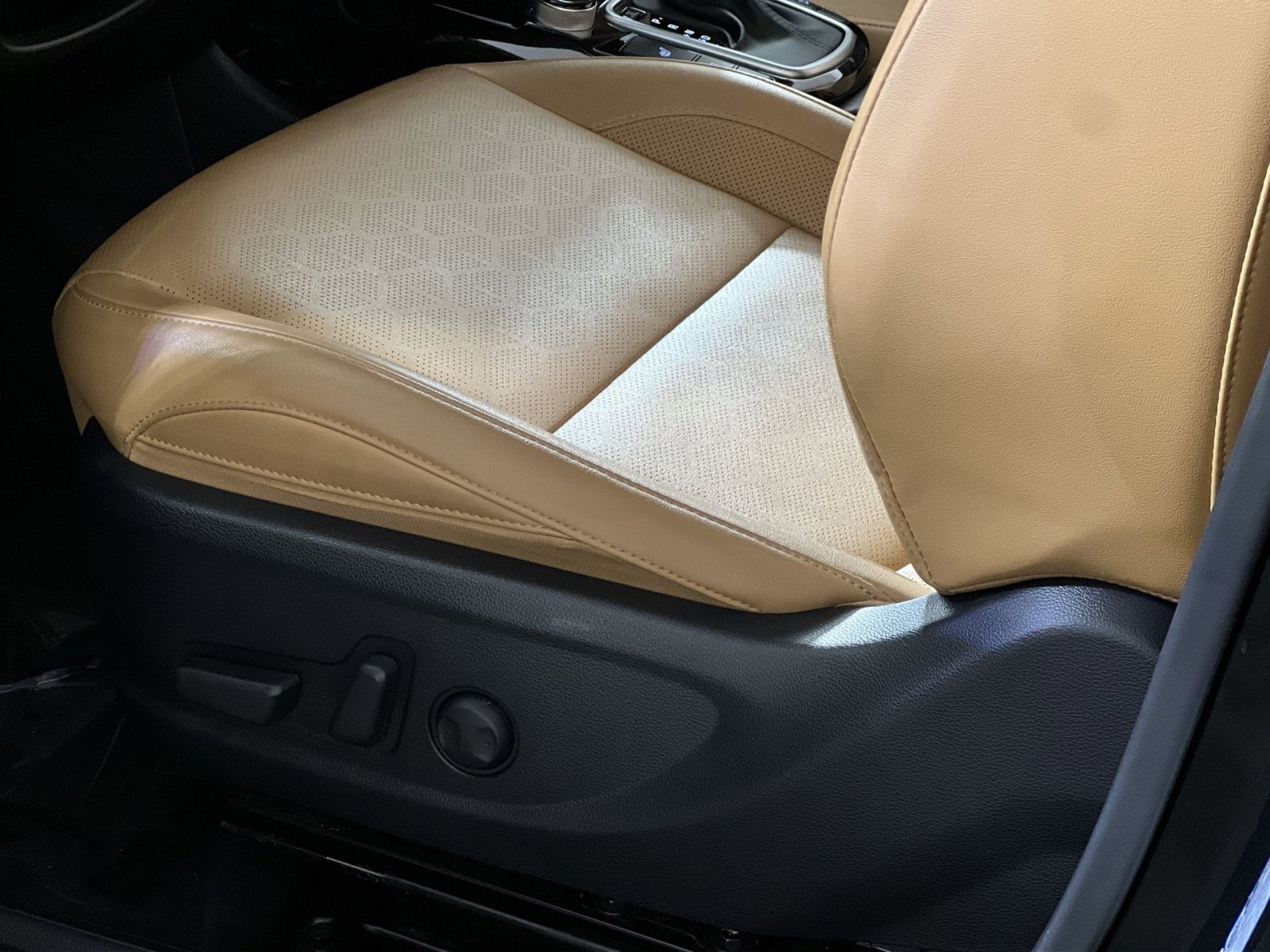 Used 2024 Kia Seltos EX image 12